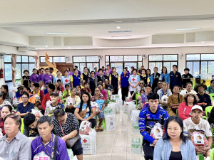 เหล่ากาชาดจังหวัดอุบลราชธานี ลงพื้นที่ช่วยเหลือผู้ประสบอุทกภัย องค์การบริหารส่วนตำบลหนองกินเพล