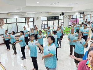 โรงเรียนผู้สูงอายุองค์การบริหารส่วนตำบลหนองกินเพล สัปดาห์ที่ 10 กิจกรรมฟ้อนรำประกอบเพลง “ฮุ่งเฮืองเมืองวาริน”