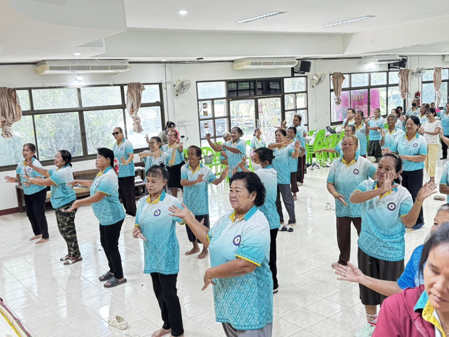 โรงเรียนผู้สูงอายุองค์การบริหารส่วนตำบลหนองกินเพล สัปดาห์ที่ 10 กิจกรรมฟ้อนรำประกอบเพลง “ฮุ่งเฮืองเมืองวาริน”